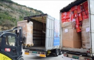 Arnavutluk deprem bölgelerine yardım tırları göndermeye devam ediyor