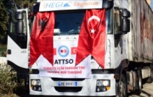 Arnavutluk'tan deprem bölgesine yardım tırı