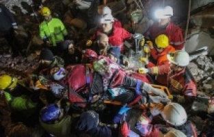 Balkanlar'dan Türkiye'deki depremzedeler için yardım kampanyaları açılmaya devam ediyor