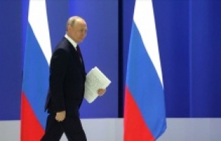 Belgradlı akademisyenler Putin'e verilen fahri doktoranın iptal edilmesini istiyor