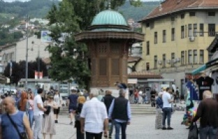 Bosna Hersek'i 10 yılda 600 bin kişi terk etti