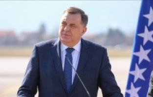 Dodik, depremzedeler anısına açılan taziye defterini imzaladı