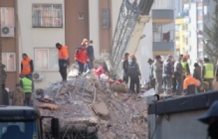 Kuzey Makedonya hükümeti deprem bölgesine yeni ekip gönderme kararı aldı