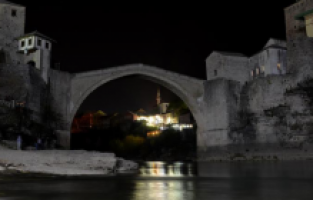 Mostar Köprüsü’nden atlayan Malezya vatandaşına ulaşılamıyor