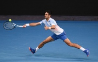 Novak Djokovic, Steffi Graf'ın rekoruna ortak oldu