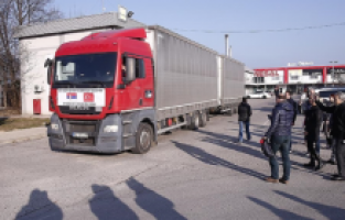 Sırbistan ve Bosna Hersek'ten deprem bölgelerine yeni yardım tırları gönderildi