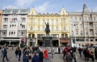 Sırbistan ve Hırvatistan'da Ukrayna'ya destek yürüyüşü düzenlendi