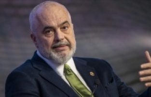 Arnavutluk'ta altın pasaport planı askıya alındı