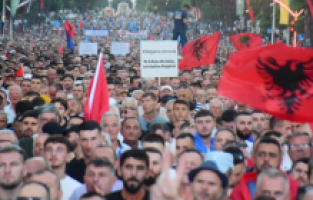 Arnavut muhalefetinde kaos