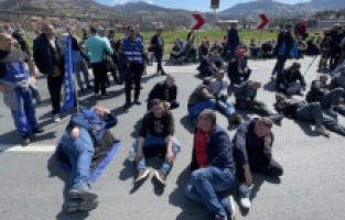 Bosna Hersekli maden işçileri, maaşlarının ödenmemesi sebebiyle eylem yaptı