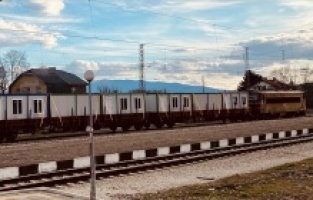 Bulgaristan'dan Türkiye'deki deprem bölgelerine 70 konteynerin sevkiyatı başladı