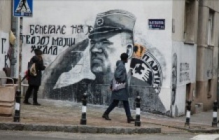 Sırbistan'da 'Bosna Kasabı'nın resmedildiği grafitilerin kaldırılması istendi