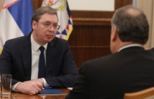 Vucic, Escobar ile görüştü