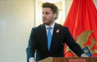 Abazovic'ten Milatovic'e genel seçim tarihini değiştirme çağrısı