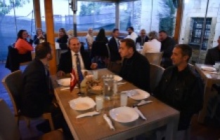 Bosna Hersek'te, Türkiye'deki depremzedelere yardımda bulunanlar için iftar düzenlendi