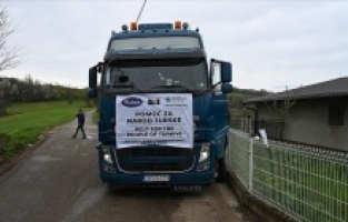 Bosna Hersek'ten Türkiye'deki depremzedelere bir yardım tırı daha gönderildi