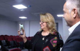 İzmir’deki Arnavutça kursu ile uzakta yaşayan akrabalara kavuşuyorlar