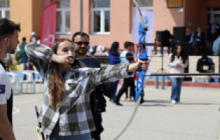 Kosova'da "Geleneksel Türk Okçuluğu 100. Yıl Kupası" yarışması düzenlendi
