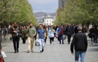 Kosova vatandaşları, AB'nin vize serbestisi kararı konusunda farklı görüşlere sahip