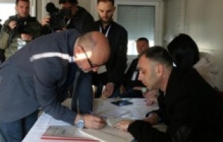 Kosova’nın kuzeyinde olağanüstü yerel seçimler başladı