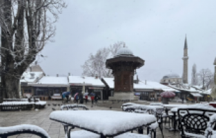 Saraybosna nisanda karla kaplandı