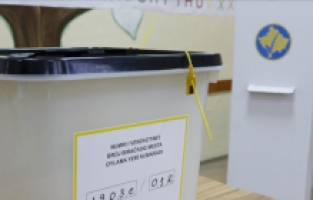 Sırplar, Kosova'nın kuzeyindeki yerel seçimi boykot etti