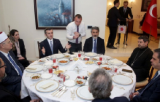 Zagreb Büyükelçisi Kıran’dan Müslüman, Hıristiyan ve Yahudi din insanlarına iftar