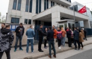 Bosna Hersek'teki Türk seçmenler oy kullanmaya başladı