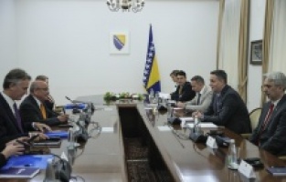 İngiltere'nin Batı Balkanlar Özel Temsilcisi Peach, Bosna Hersek'i ziyaret etti