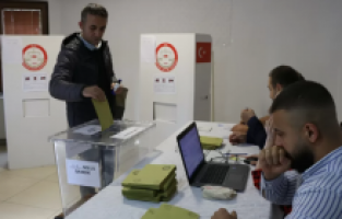 Kosova'da Türkiye'deki Cumhurbaşkanı Seçimi'nin ikinci tur oylaması başladı