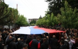 Kosova'nın kuzeyinde Sırpların protestoları sürüyor