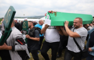 Bosna Hersek’te 4 kurban daha defnedildi