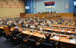 Bosnalı Sırp Meclisi, Anayasa Mahkemesi kararlarının geçerliliğini iptal eden tasarıyı kabul etti