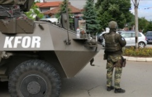 KFOR ve ABD'den Kosova ve Sırbistan'a gerilimi azaltma çağrısı