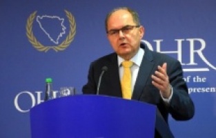 Schmidt'ten Bosnalı Sırp siyasetçilere uyarı