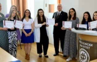 Sırbistan'da Türkçe öğrenen yaklaşık 200 kursiyere sertifika verildi