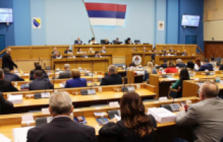 Bosnalı Sırp entite meclisinden OHR’nin otoritesine karşı adım