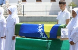 Bosna Hersek'teki savaşta Sırpların öldürdüğü 2 Boşnak sivil daha toprağa verildi