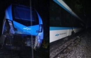 Slovenya'da fırtına nedeniyle tren raydan çıktı