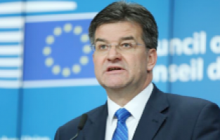 Lajcak, Kosova'ya yaptırımların devam edeceğini açıkladı