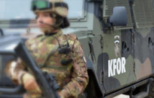 Kosova'nın kuzeyinde tırmanan gerilimde yaralanan Macar askerin bacağı kesildi