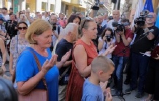 Bosna Hersek'te 28 yıl önce pazar yerinde katledilenler törenle anıldı