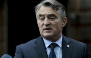 Komsic'ten Schmidt’e "Zagreb'e hizmet" suçlaması