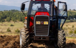 TİKA’dan, Bosna Hersek’teki savaşta terk ettiği yerlere geri dönenlere tarımsal ekipman desteği