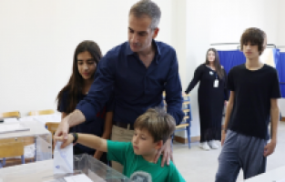 Yunanistan'da yerel seçimlerin 2'inci turunda iktidar partisi umduğunu bulamadı