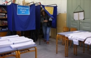 Yunanistan’da halk yerel seçim için sandık başında