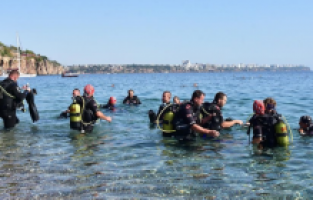 Bosnalı kurbağa adamlar eğitimlerini Antalya'da alıyor