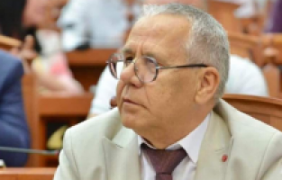 Kim Mehmeti: "Gazze'deki çocuklarla birlikte korkak gibi susan bizler de ölüyoruz"