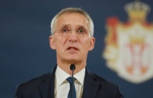 NATO Genel Sekreteri Stoltenberg: "Sırbistan'ın NATO ile koordinasyonundan memnunuz"