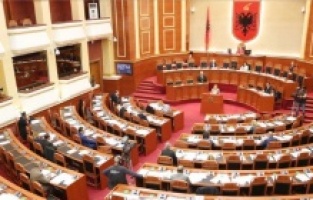 Arnavutluk Meclisindeki oturumlara muhalefet engeli devam ediyor